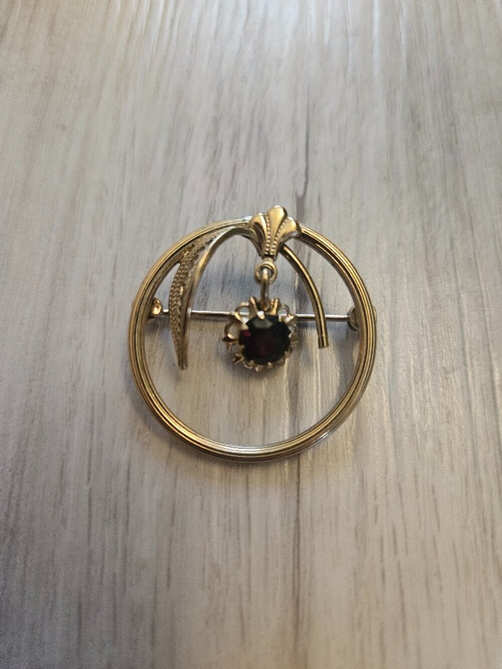 Vintage Red Garnet Drop Filigree Gold-Tone Circular Statement Brooch Pin